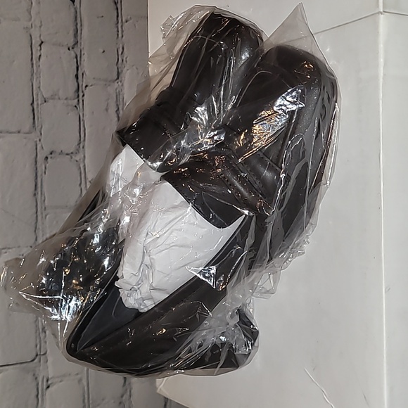 Lola Cruz Loafers - Picture 8 of 8